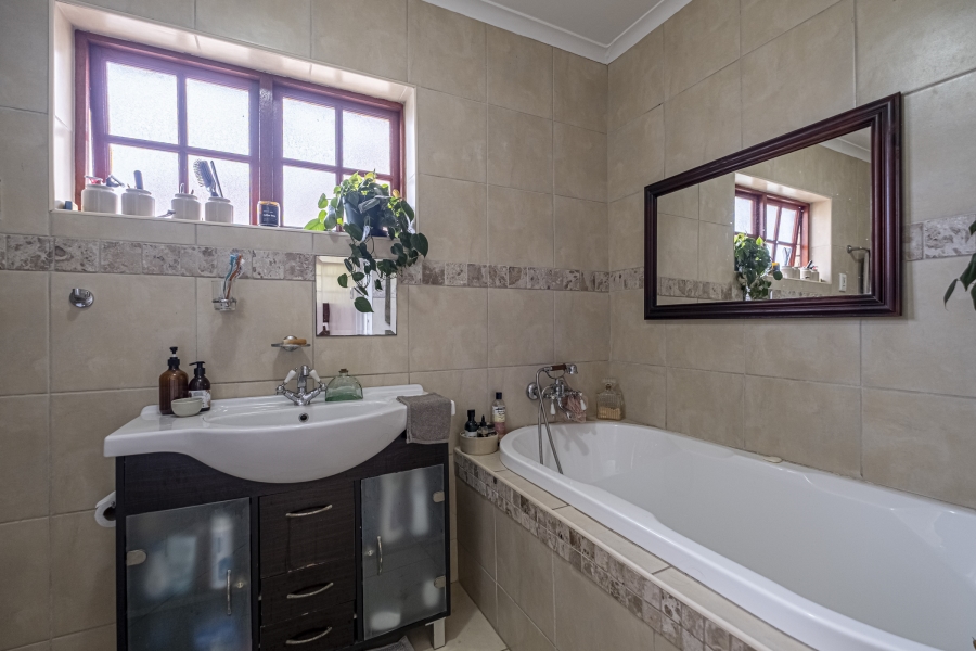 4 Bedroom Property for Sale in Walmer Eastern Cape